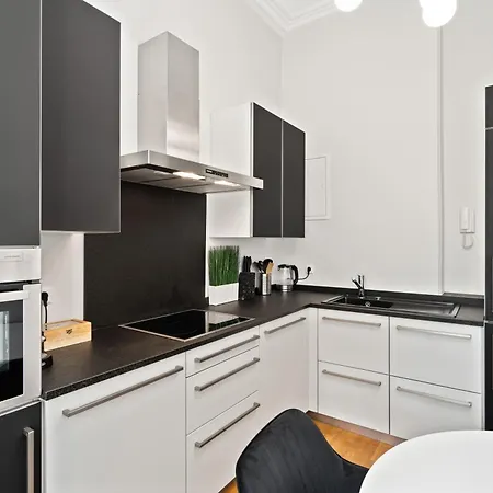 1-Bedroom Villa Apartment, Limpertsberg, Luxembourg * Luxemburg