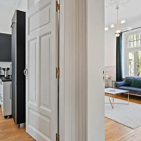 Апартаменты Sleek And Sophisticated In Prime Location Люксембург