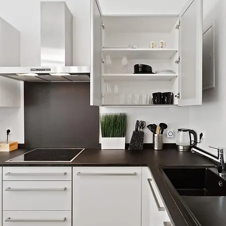 Sleek And Sophisticated In Prime Location Appartement *