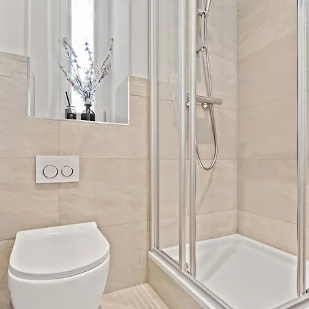 Apartman Sleek And Sophisticated In Prime Location Luxemburg