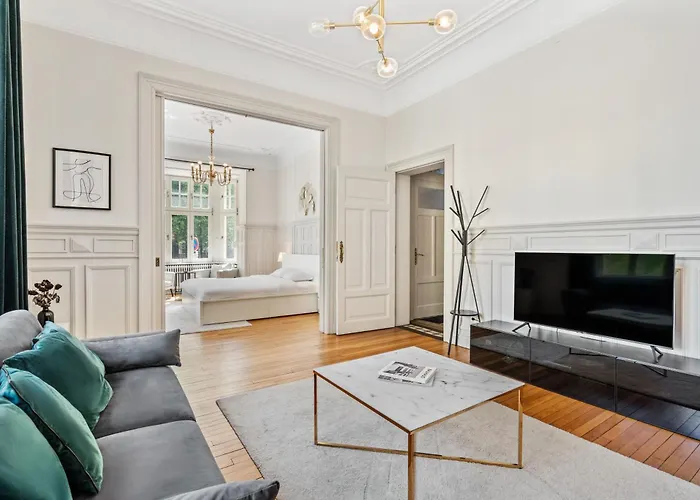 Sleek And Sophisticated In Prime Location