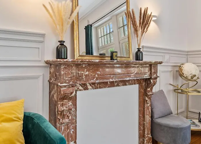 Sleek And Sophisticated In Prime Location 公寓