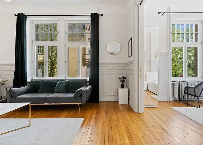 公寓 Sleek And Sophisticated In Prime Location *