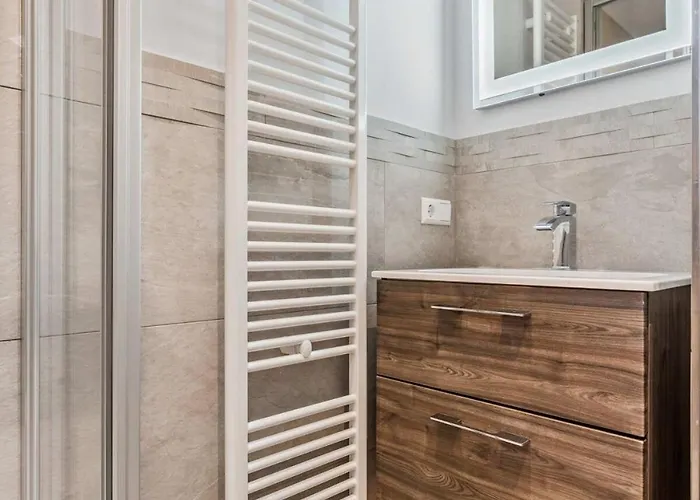 Sleek And Sophisticated In Prime Location 公寓 *