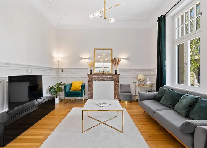 公寓 Sleek And Sophisticated In Prime Location