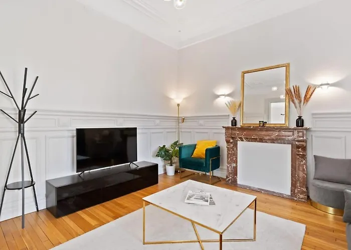 Sleek And Sophisticated In Prime Location